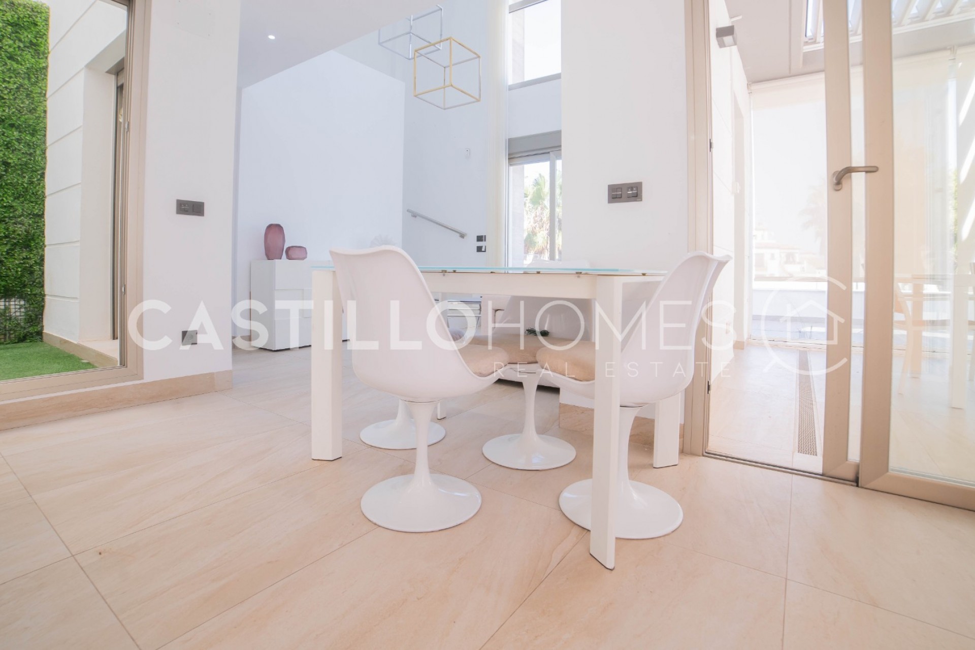 Herverkoop - Villa -
Orihuela Costa - Las Filipinas