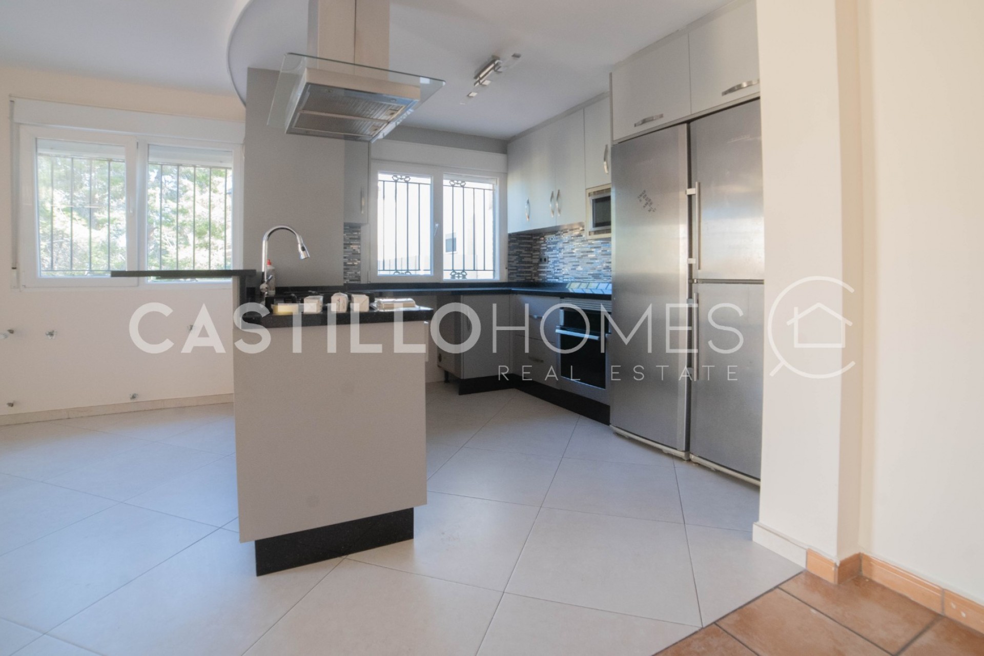 Herverkoop - Villa -
Orihuela Costa - Las Filipinas