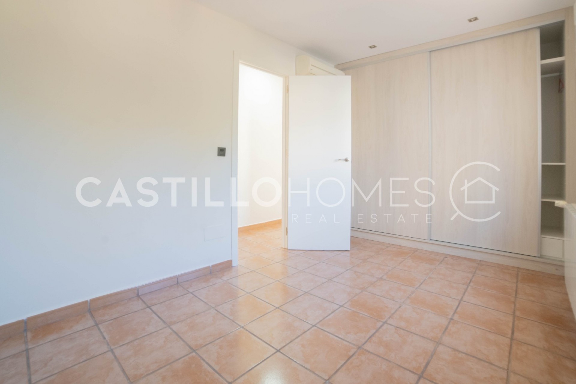 Herverkoop - Villa -
Orihuela Costa - Las Filipinas