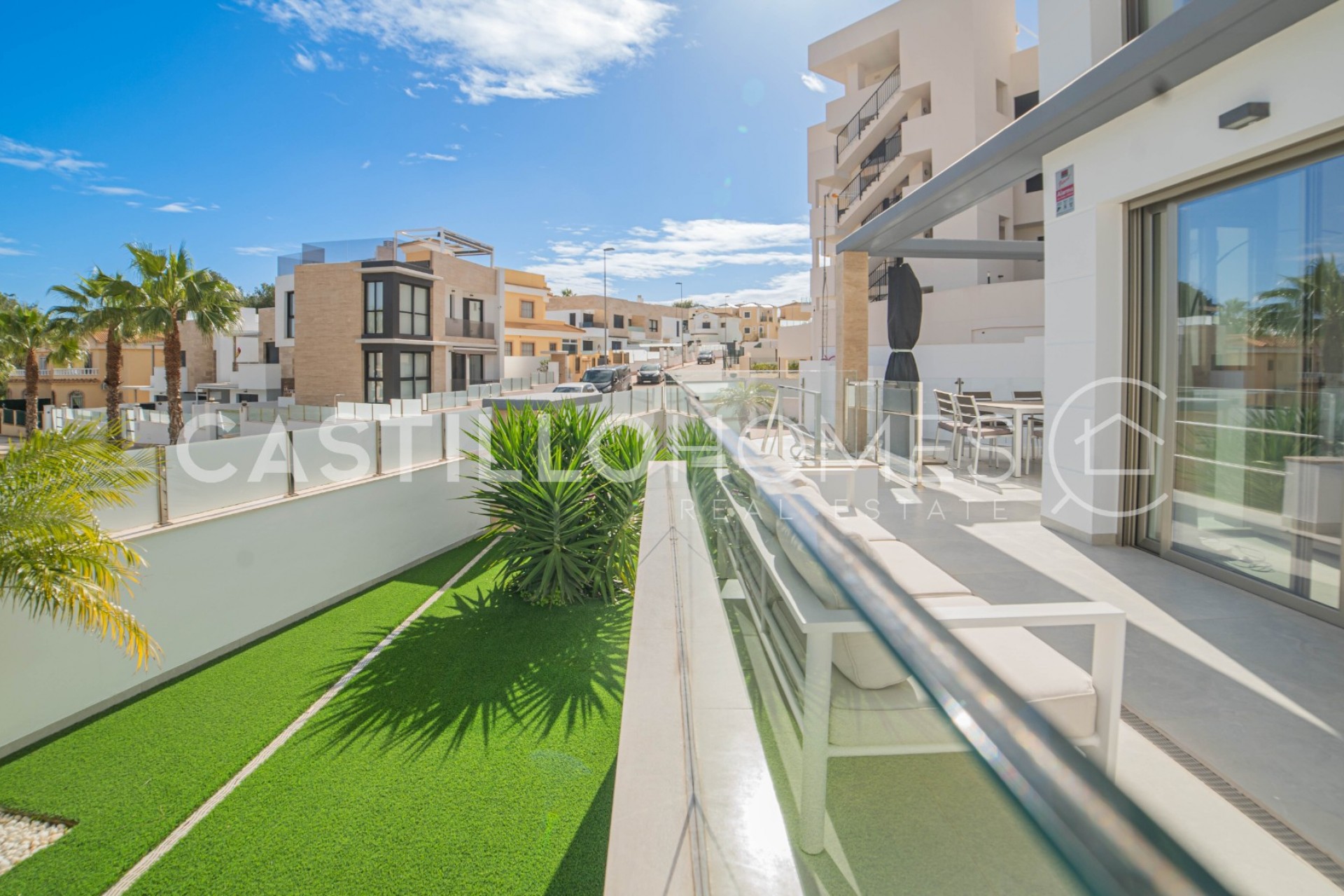 Herverkoop - Villa -
Orihuela Costa - Las Filipinas