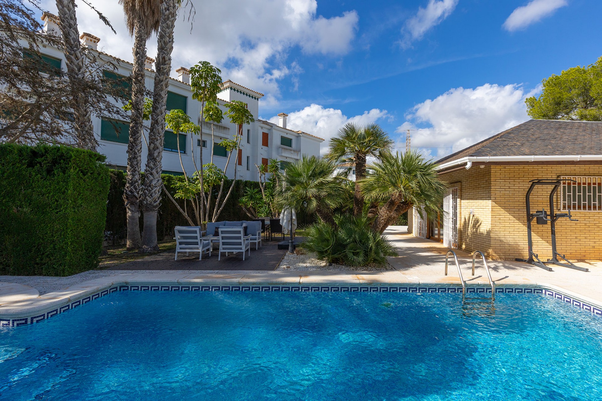 Herverkoop - Villa -
Orihuela Costa - Las Filipinas