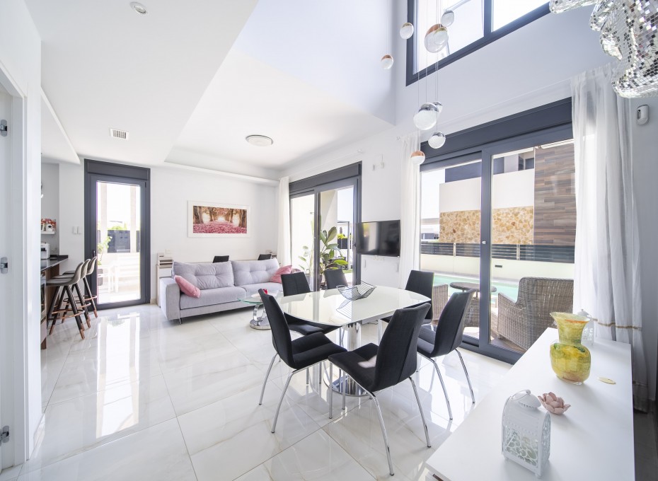 Herverkoop - Villa -
Orihuela Costa - Lomas de Cabo Roig