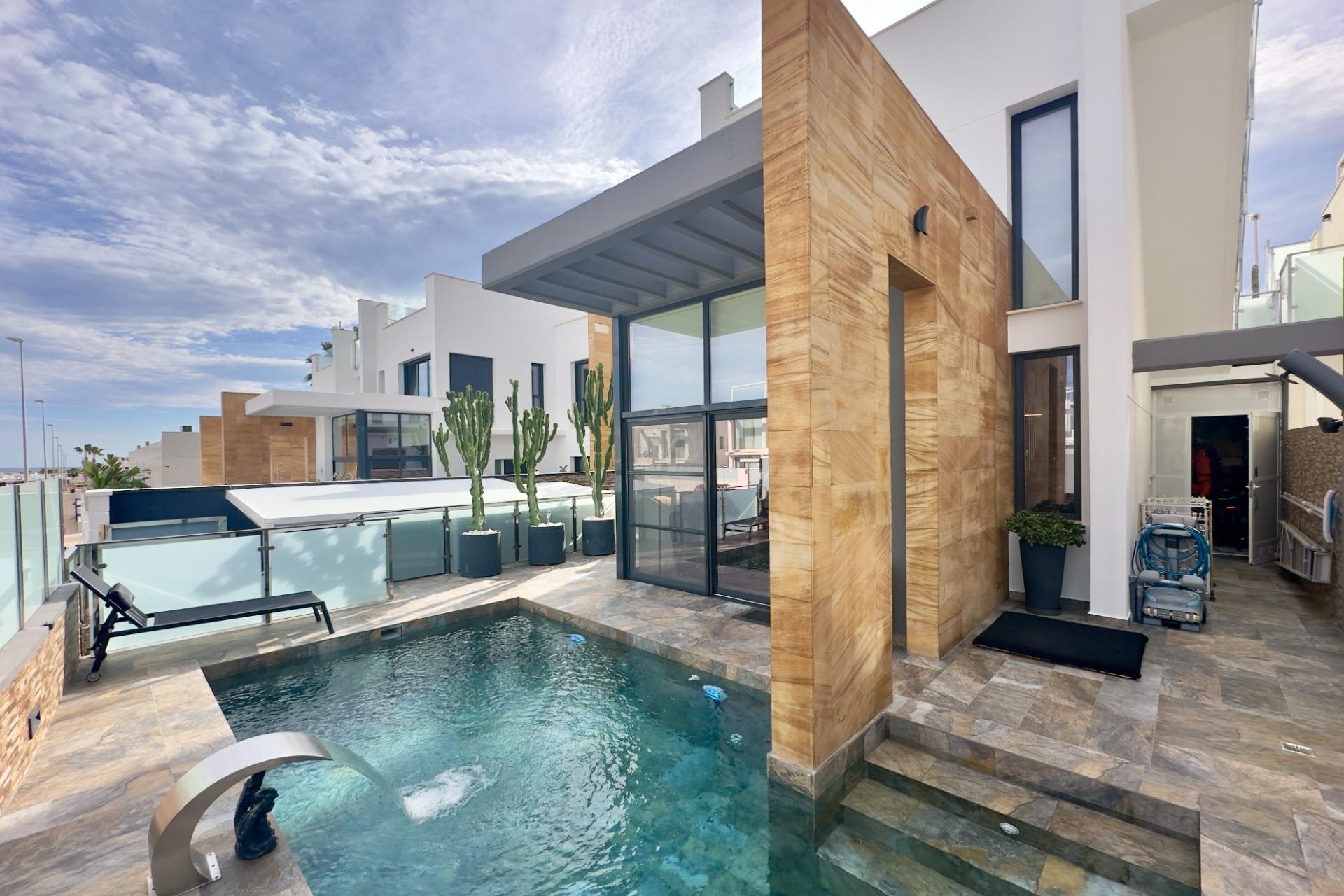 Herverkoop - Villa -
Orihuela Costa - Lomas de Cabo Roig