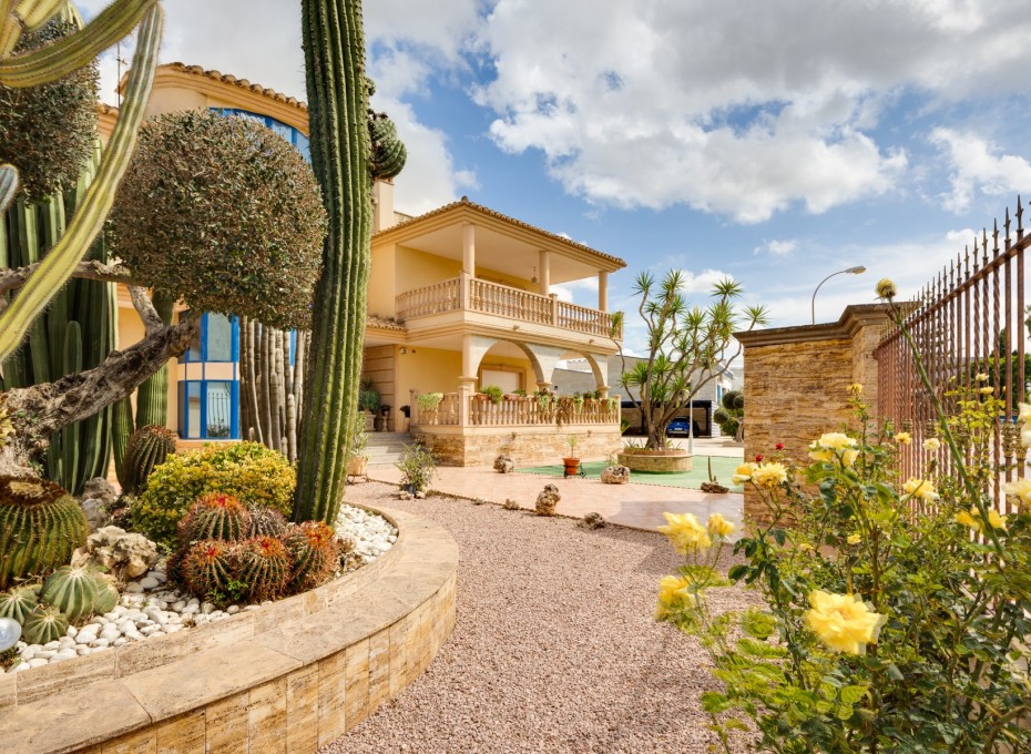 Herverkoop - Villa -
Orihuela Costa - Orihuela