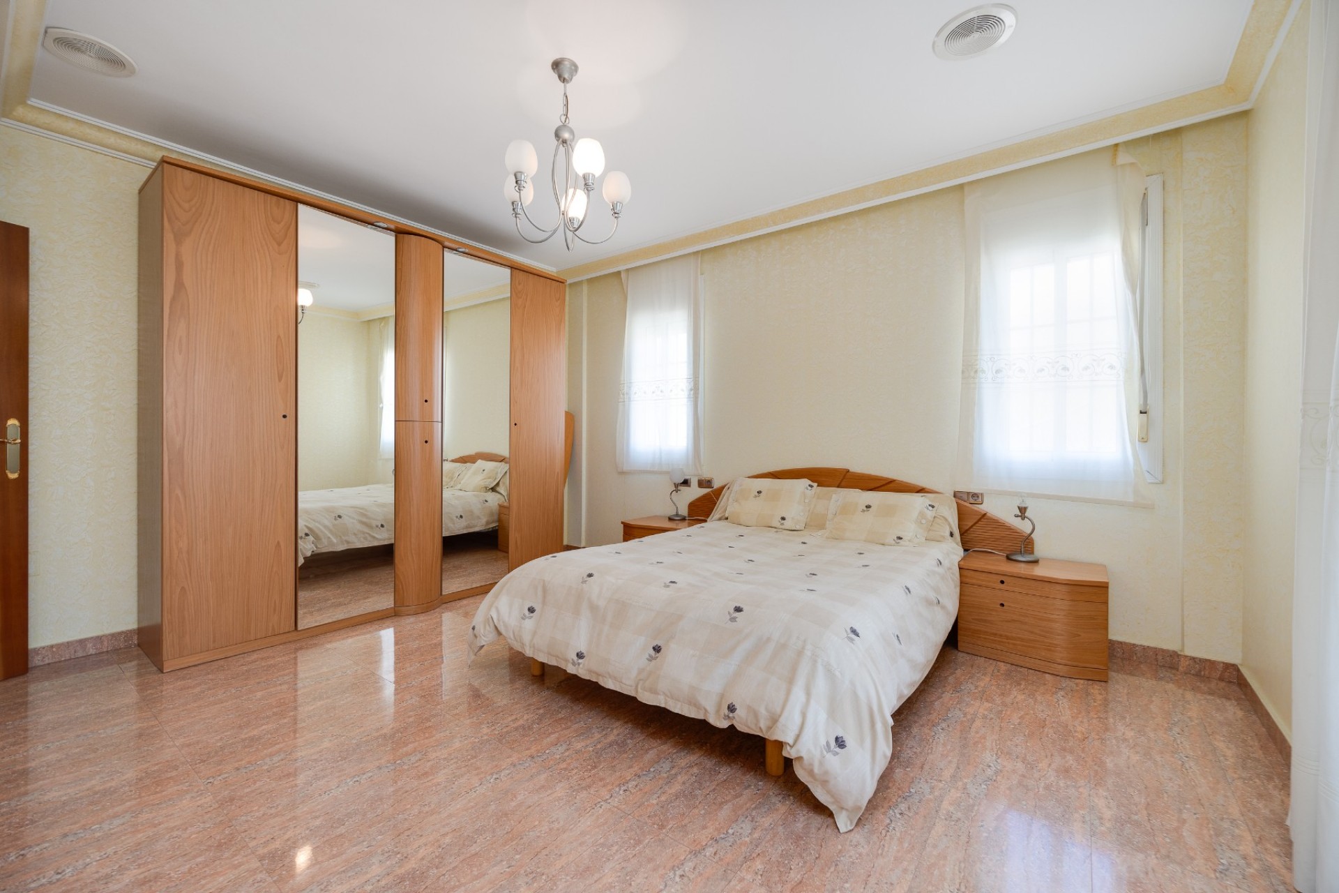 Herverkoop - Villa -
Orihuela Costa - Orihuela