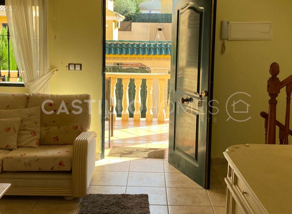 Herverkoop - Villa -
Orihuela Costa - Villamartín