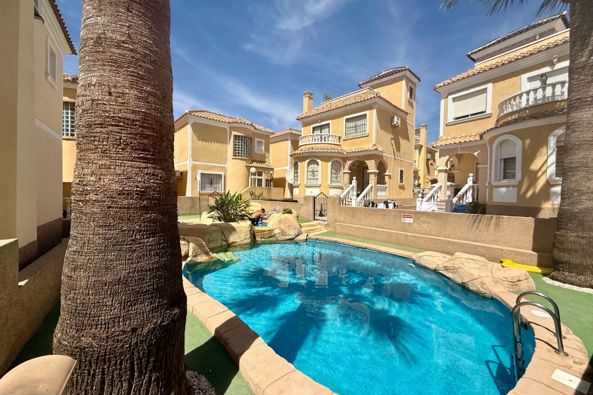 Herverkoop - Villa -
Orihuela Costa - Villamartín