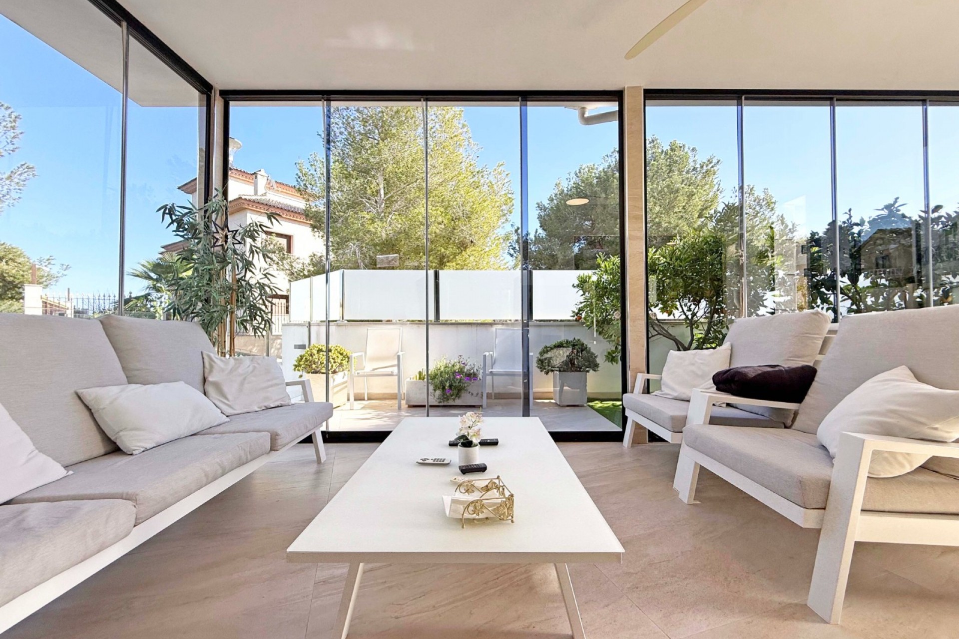 Herverkoop - Villa -
Orihuela Costa - Villamartín