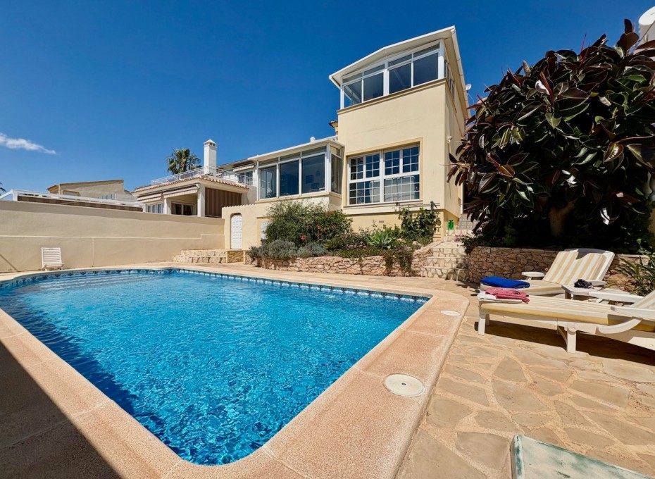 Herverkoop - Villa -
Orihuela Costa - Villamartín