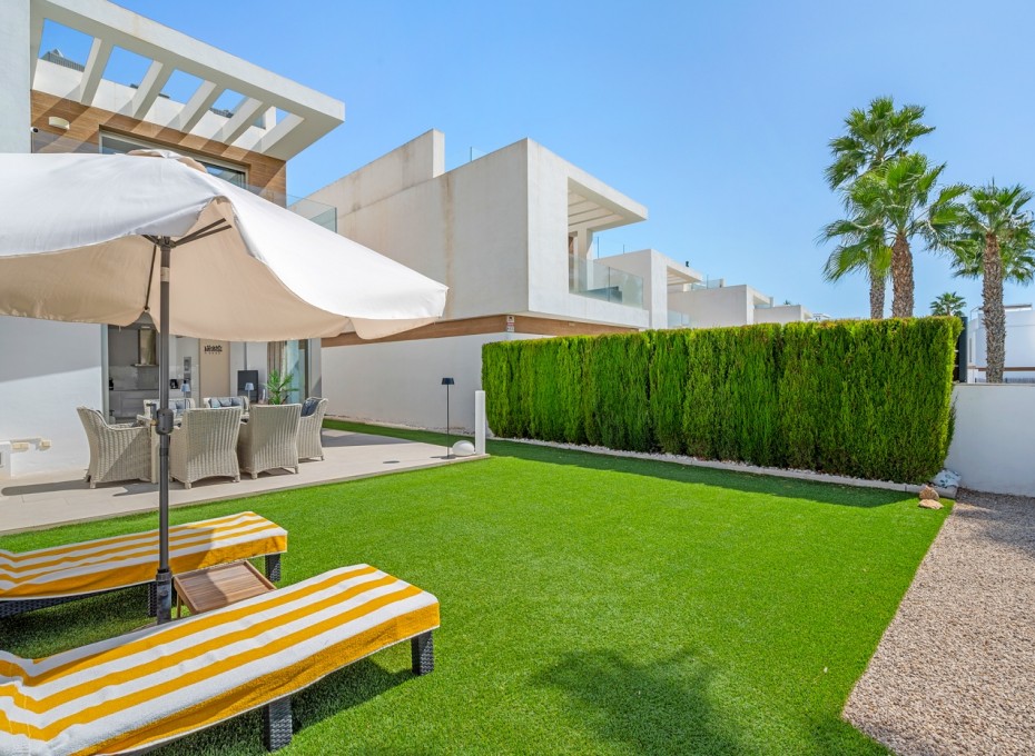 Herverkoop - Villa -
Orihuela Costa - Villamartín