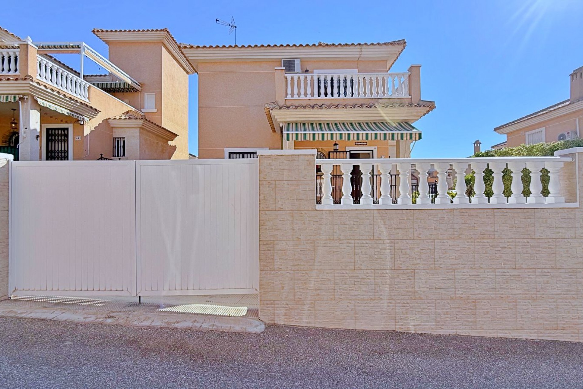 Herverkoop - Villa -
Orihuela - Orihuela Costa