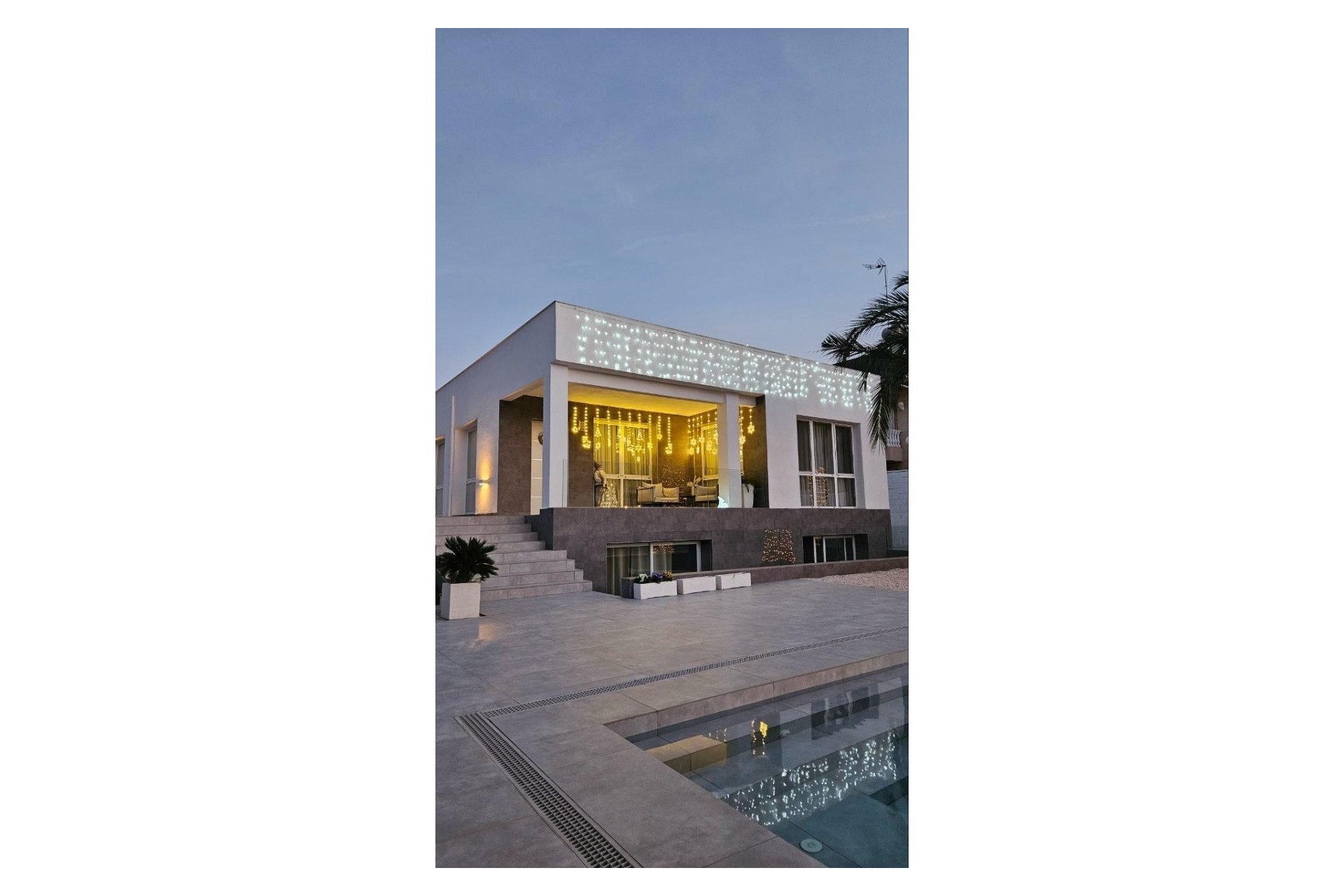 Herverkoop - Villa -
Orihuela