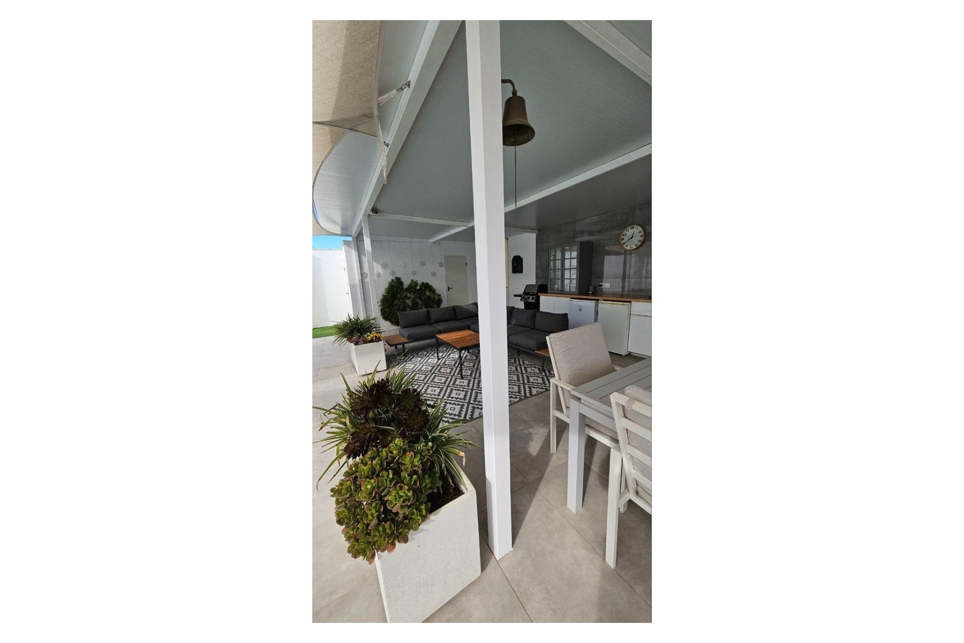 Herverkoop - Villa -
Orihuela