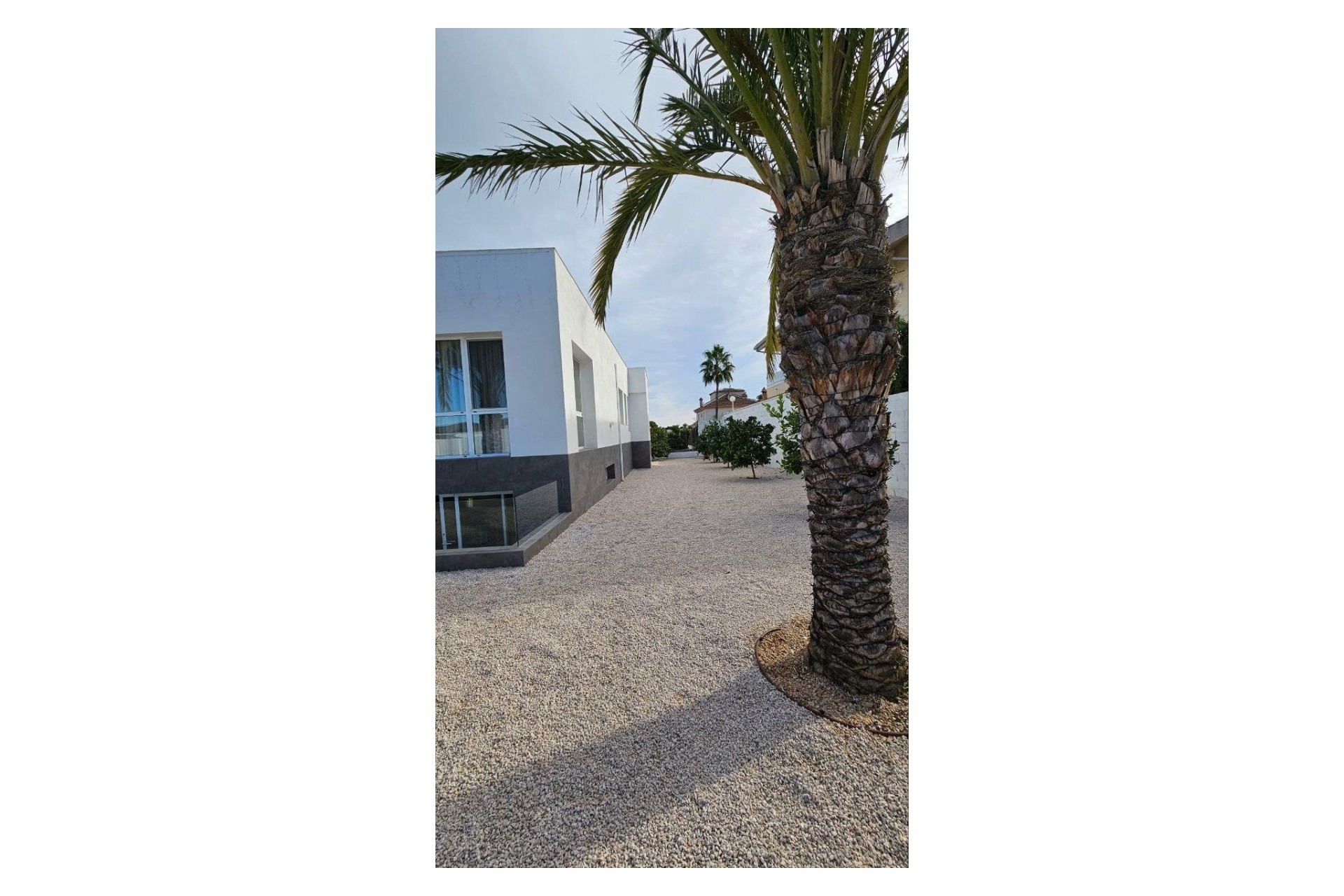 Herverkoop - Villa -
Orihuela