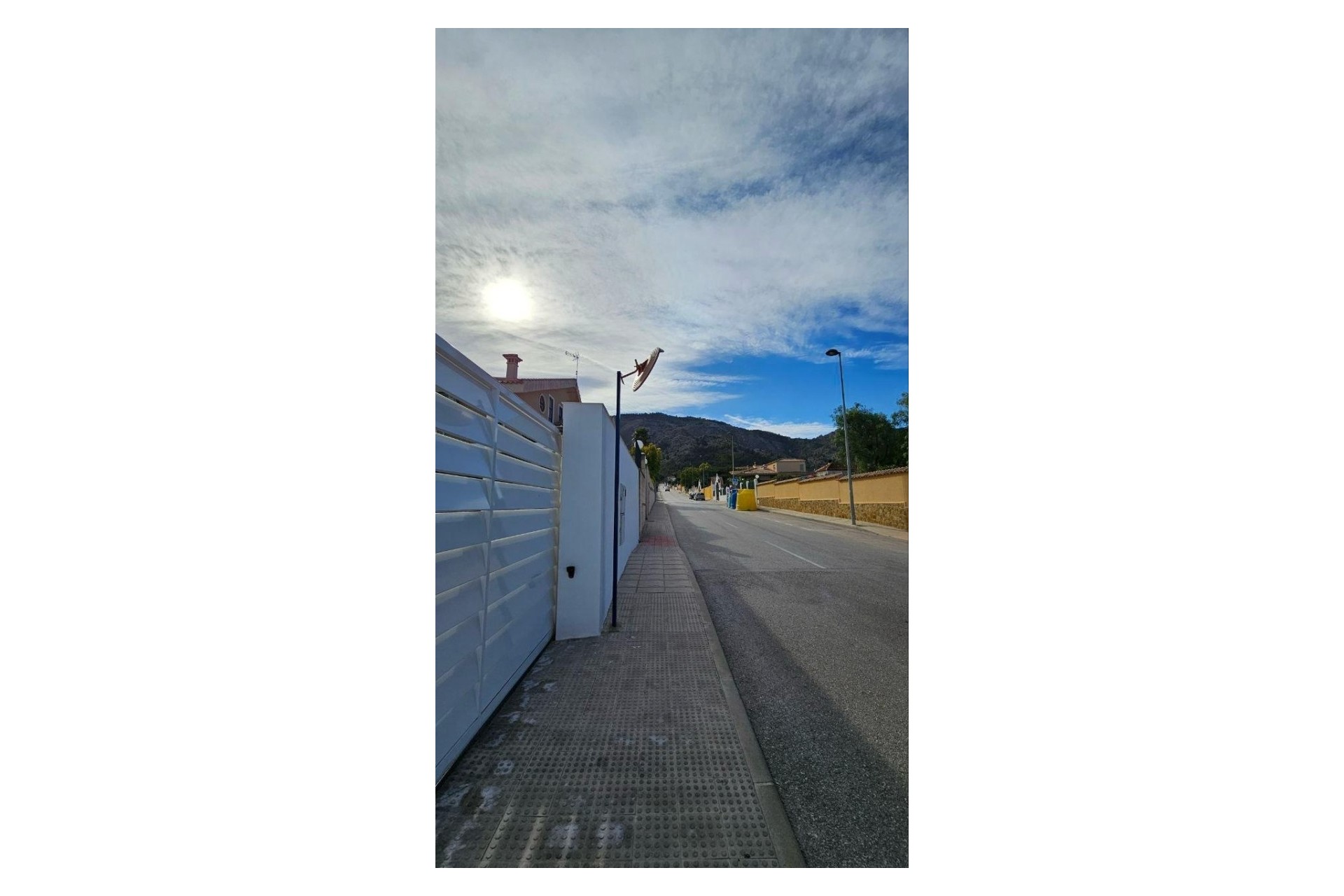 Herverkoop - Villa -
Orihuela