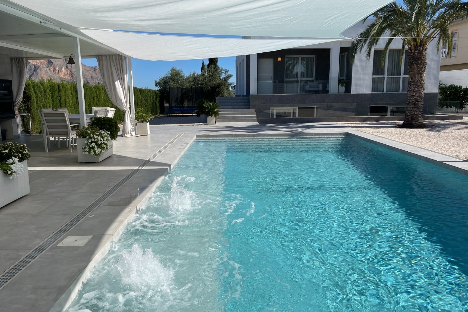 Herverkoop - Villa -
Orihuela