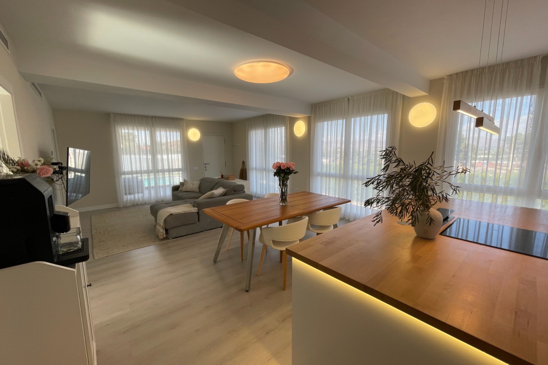 Herverkoop - Villa -
Orihuela