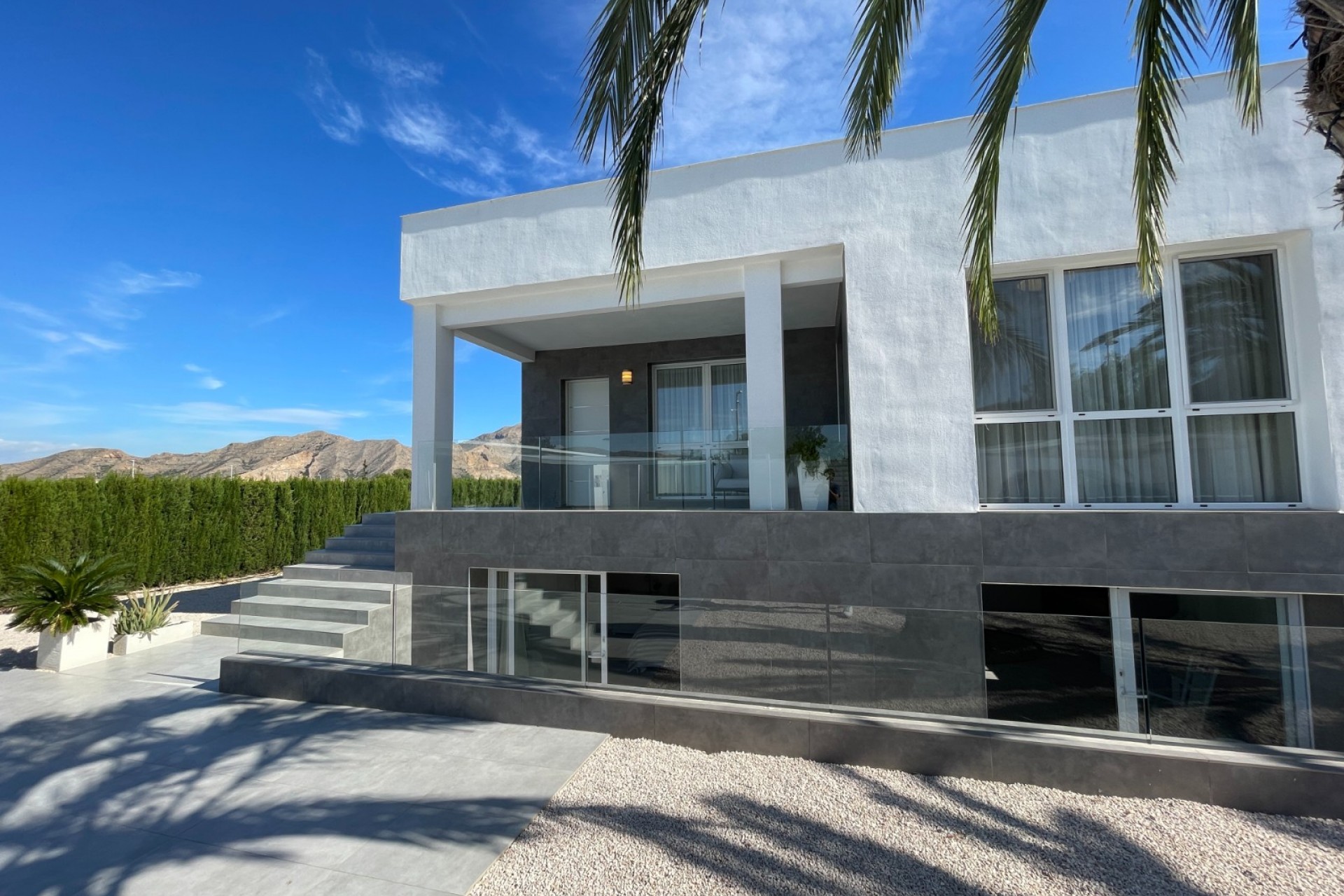 Herverkoop - Villa -
Orihuela