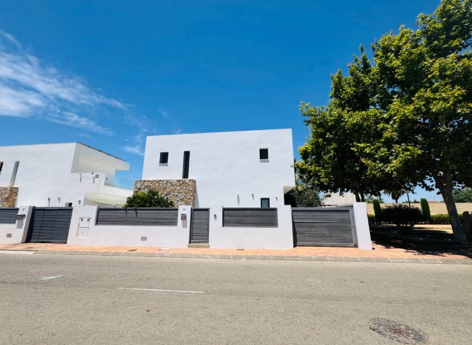 Herverkoop - Villa -
San Pedro del Pinatar - Lo Pagan