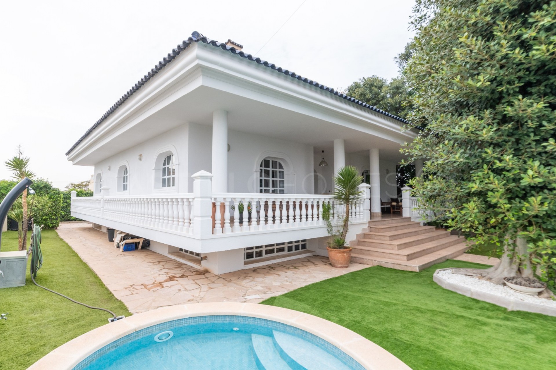 Herverkoop - Villa -
Torrevieja - Torreta florida