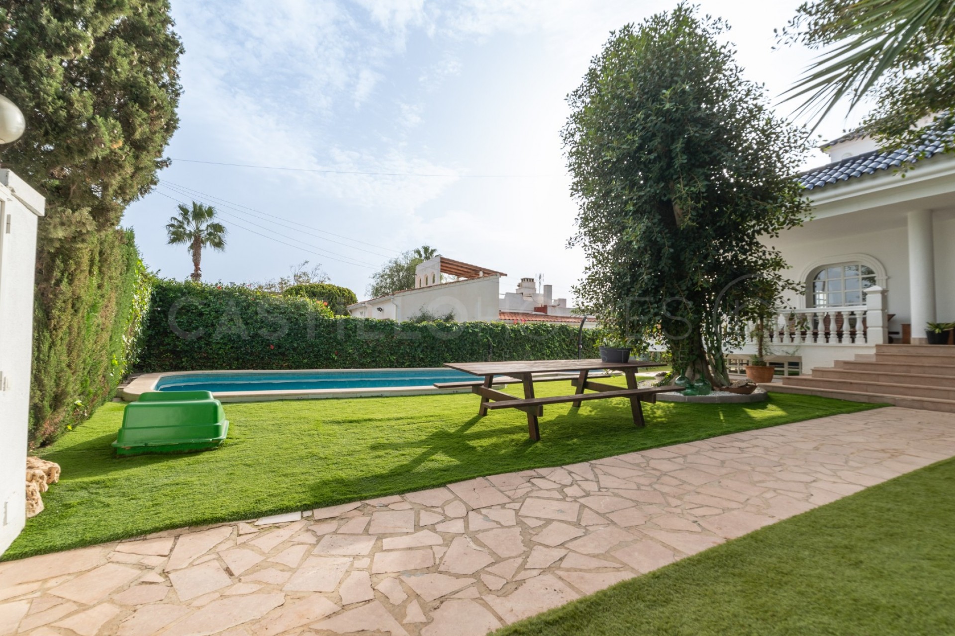 Herverkoop - Villa -
Torrevieja - Torreta florida