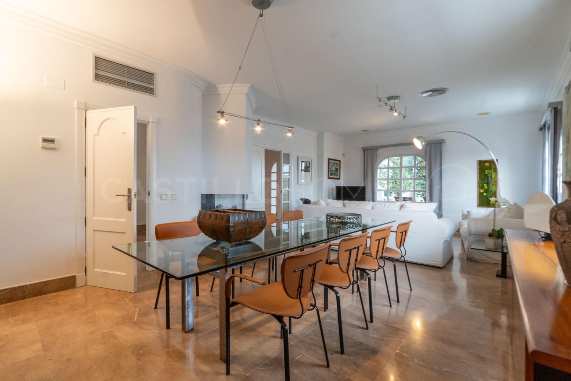 Herverkoop - Villa -
Torrevieja - Torreta florida