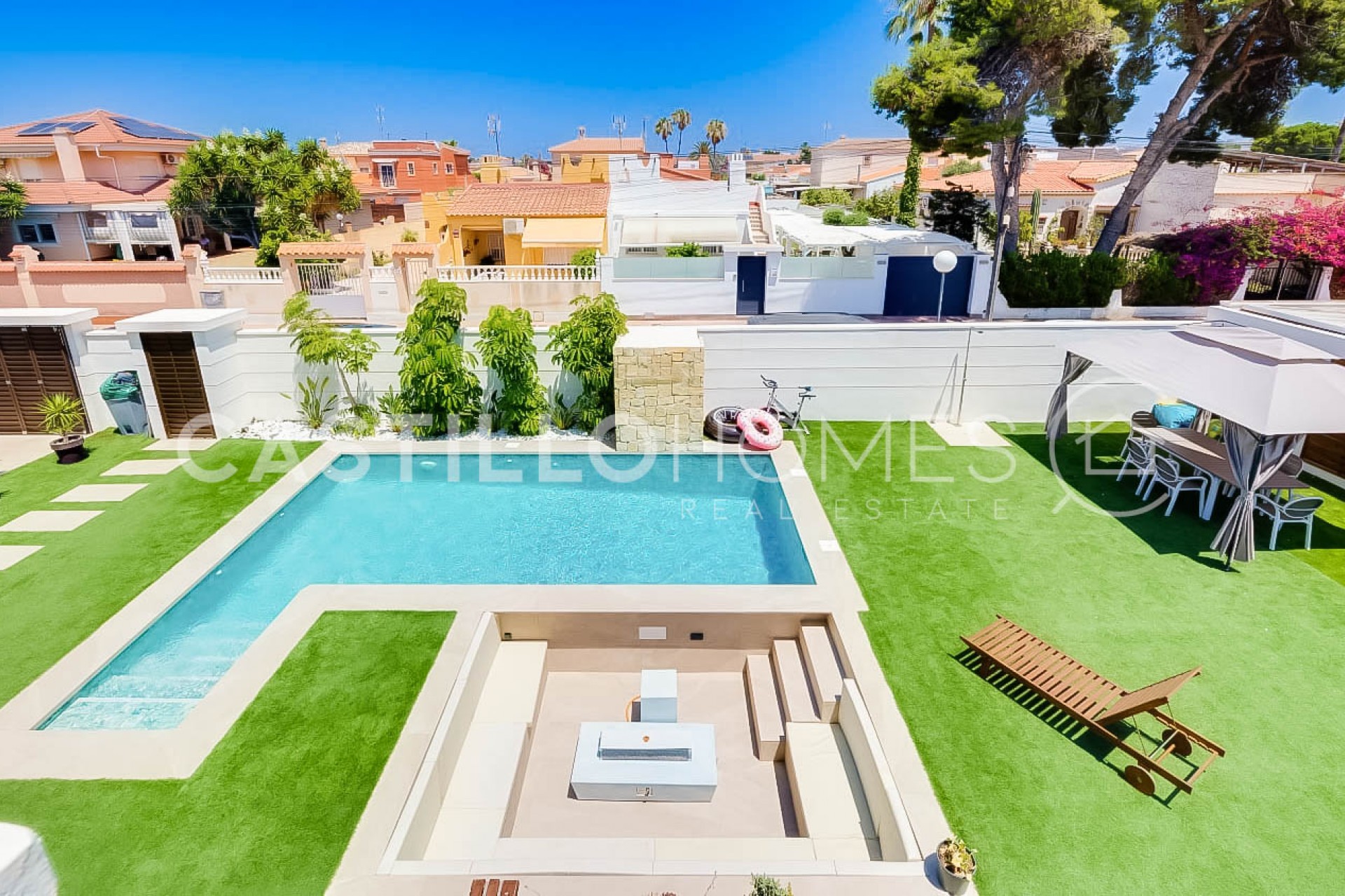 Herverkoop - Villa -
Torrevieja - Torreta florida