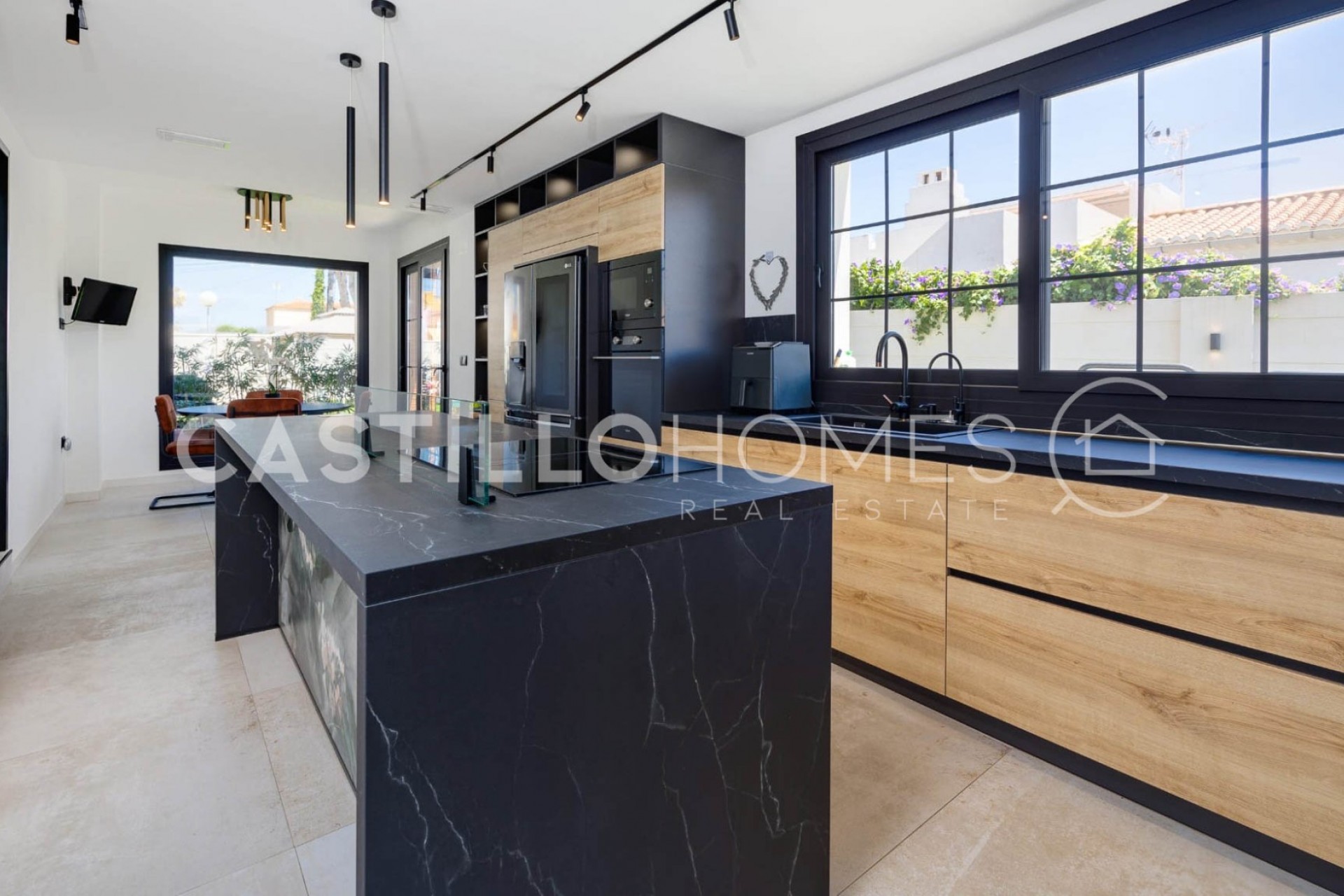 Herverkoop - Villa -
Torrevieja - Torreta florida