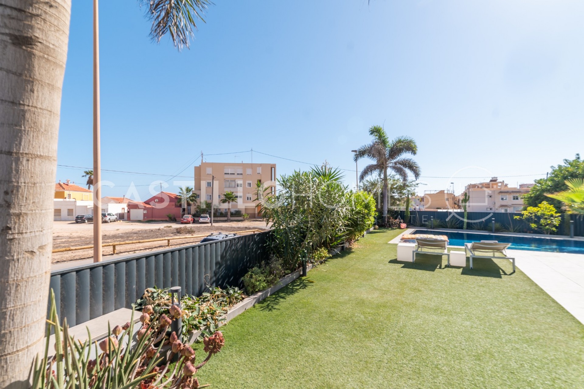 Herverkoop - Villa -
Torrevieja - Urb. Rosaleda