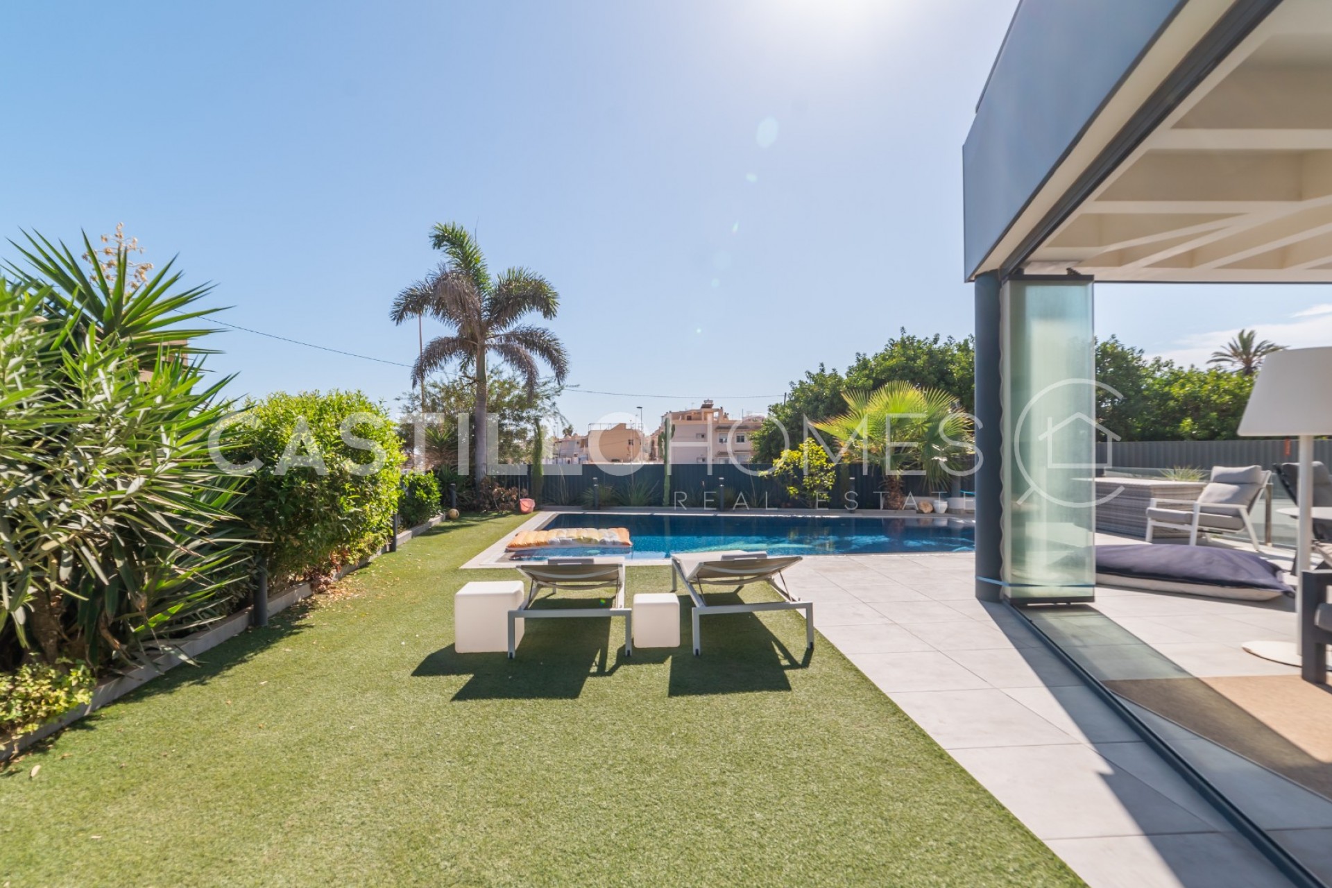 Herverkoop - Villa -
Torrevieja - Urb. Rosaleda