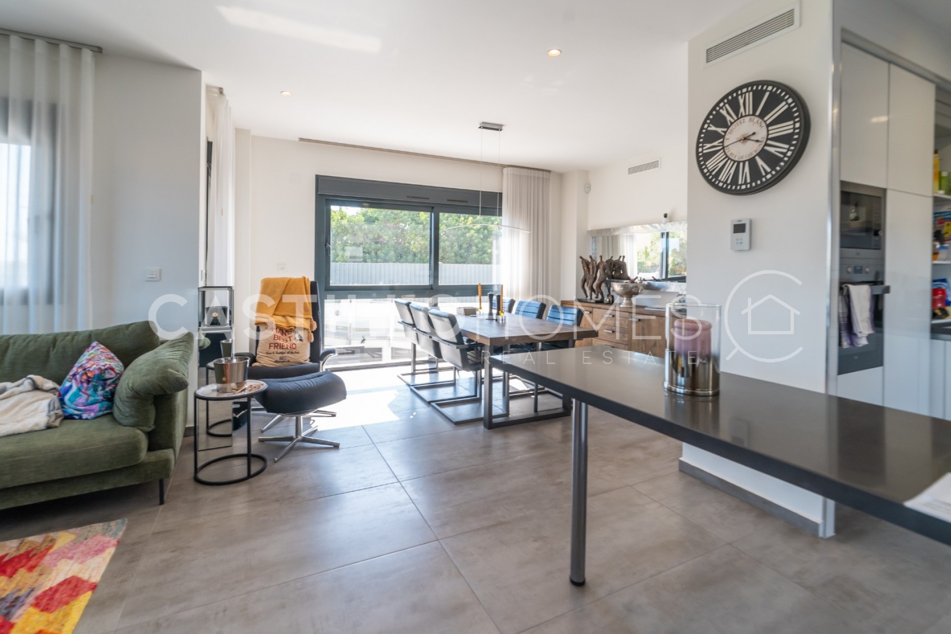 Herverkoop - Villa -
Torrevieja - Urb. Rosaleda