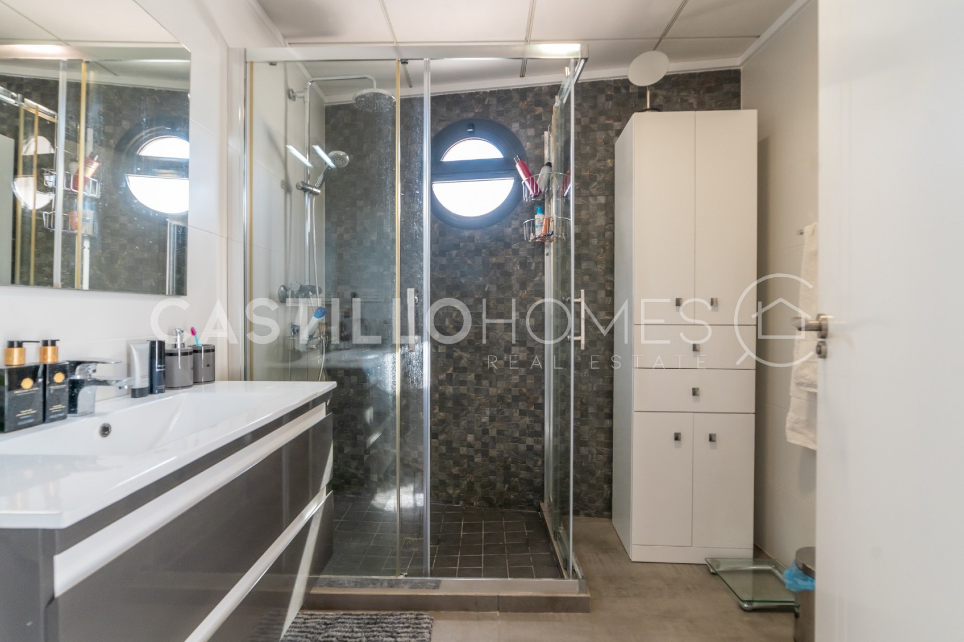 Herverkoop - Villa -
Torrevieja - Urb. Rosaleda