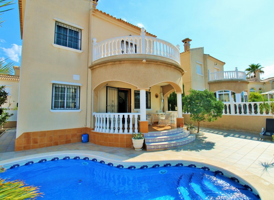 Herverkoop - Villa -
Villamartin