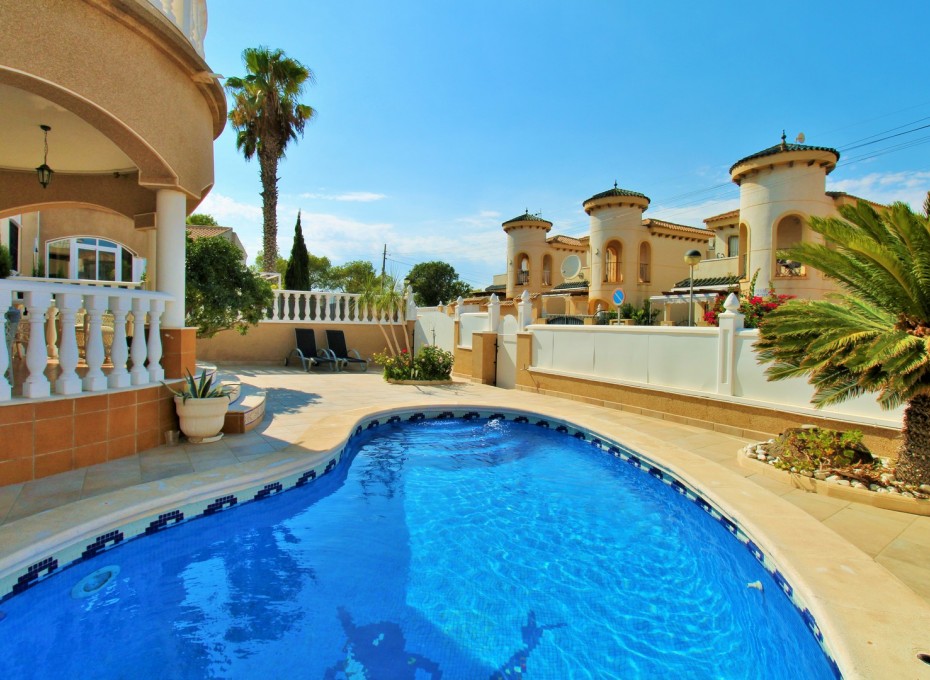 Herverkoop - Villa -
Villamartin