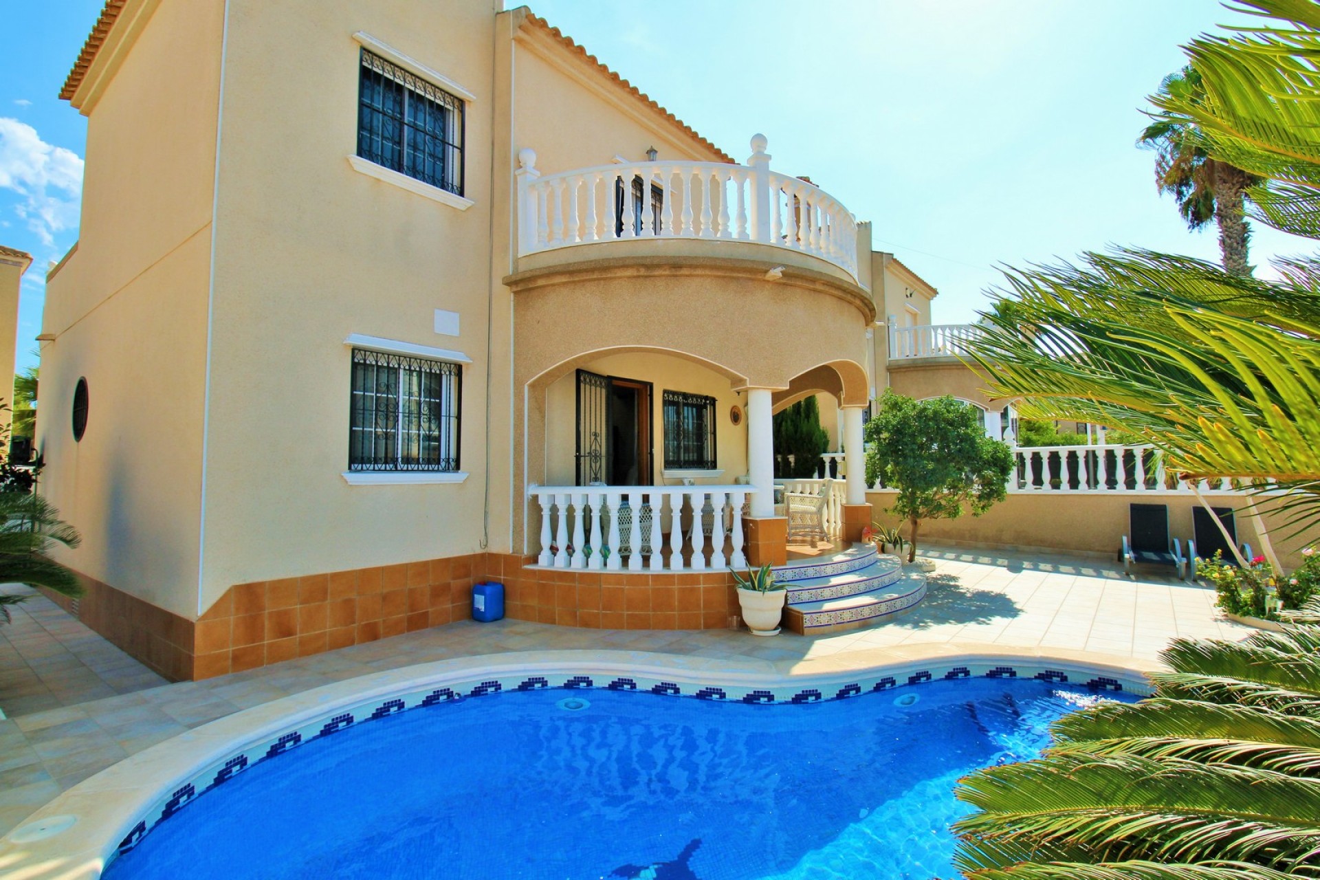 Herverkoop - Villa -
Villamartin