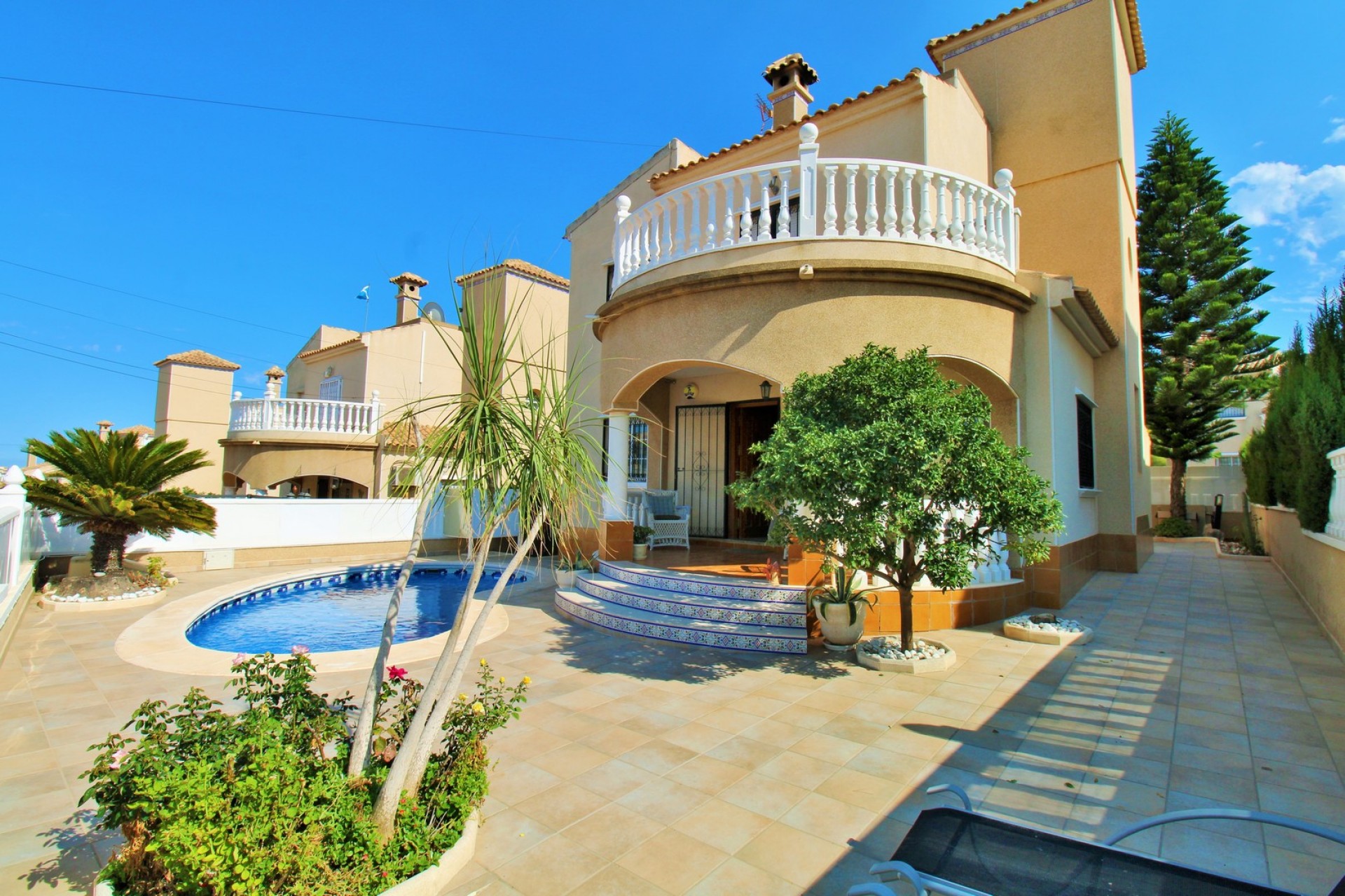 Herverkoop - Villa -
Villamartin
