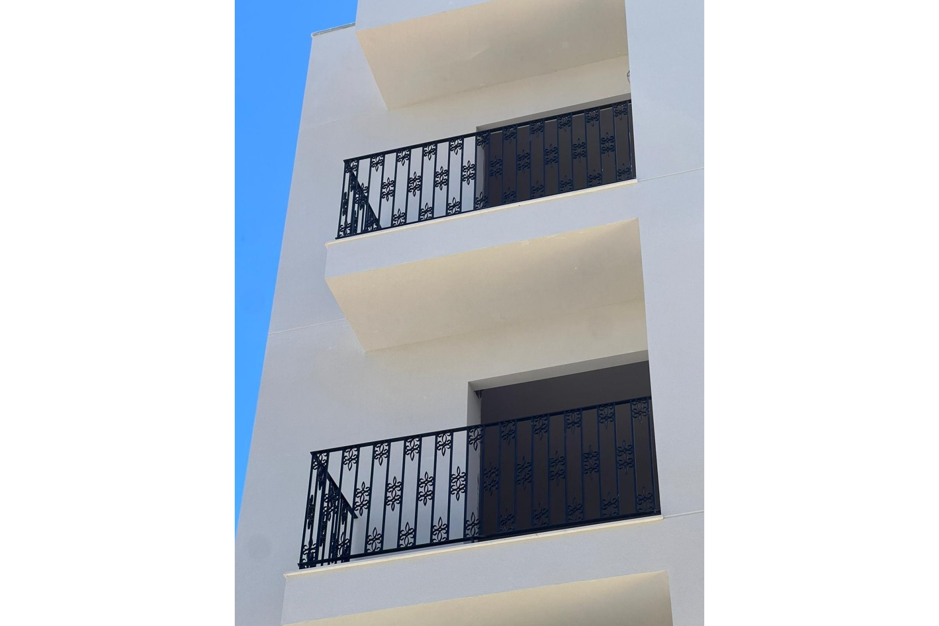 Neue Gebäude - Apartment -
Bigastro