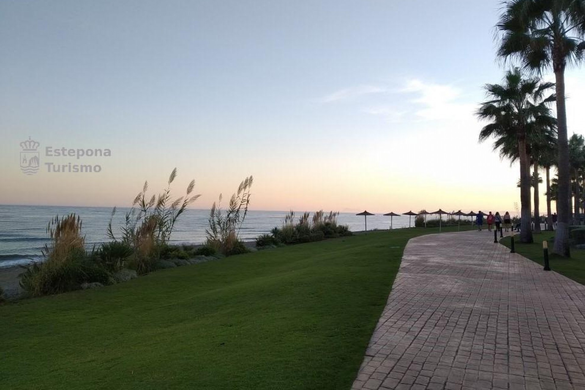 Neue Gebäude - Apartment -
Estepona - Playa de La Rada