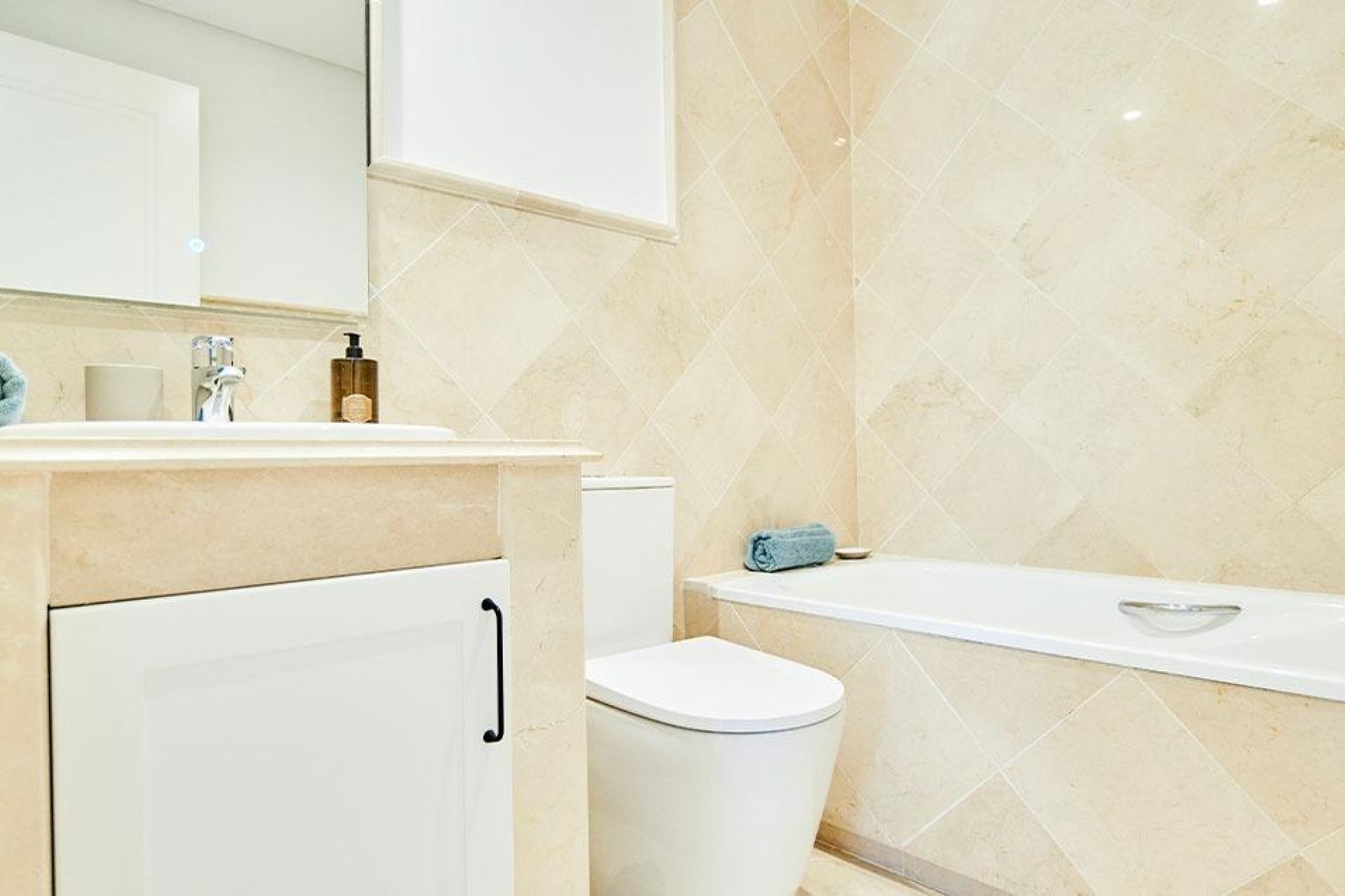 Neue Gebäude - Apartment -
Marbella - Nueva Andalucía