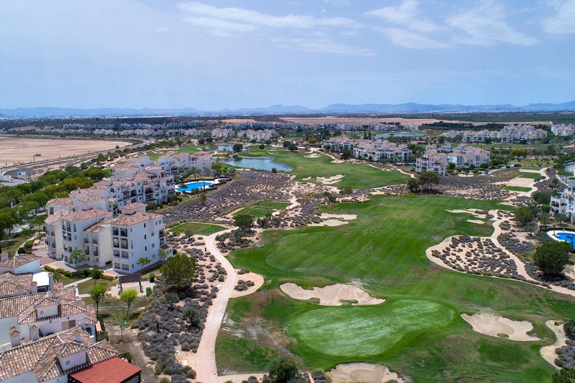 Neue Gebäude - Semidetached -
Sucina