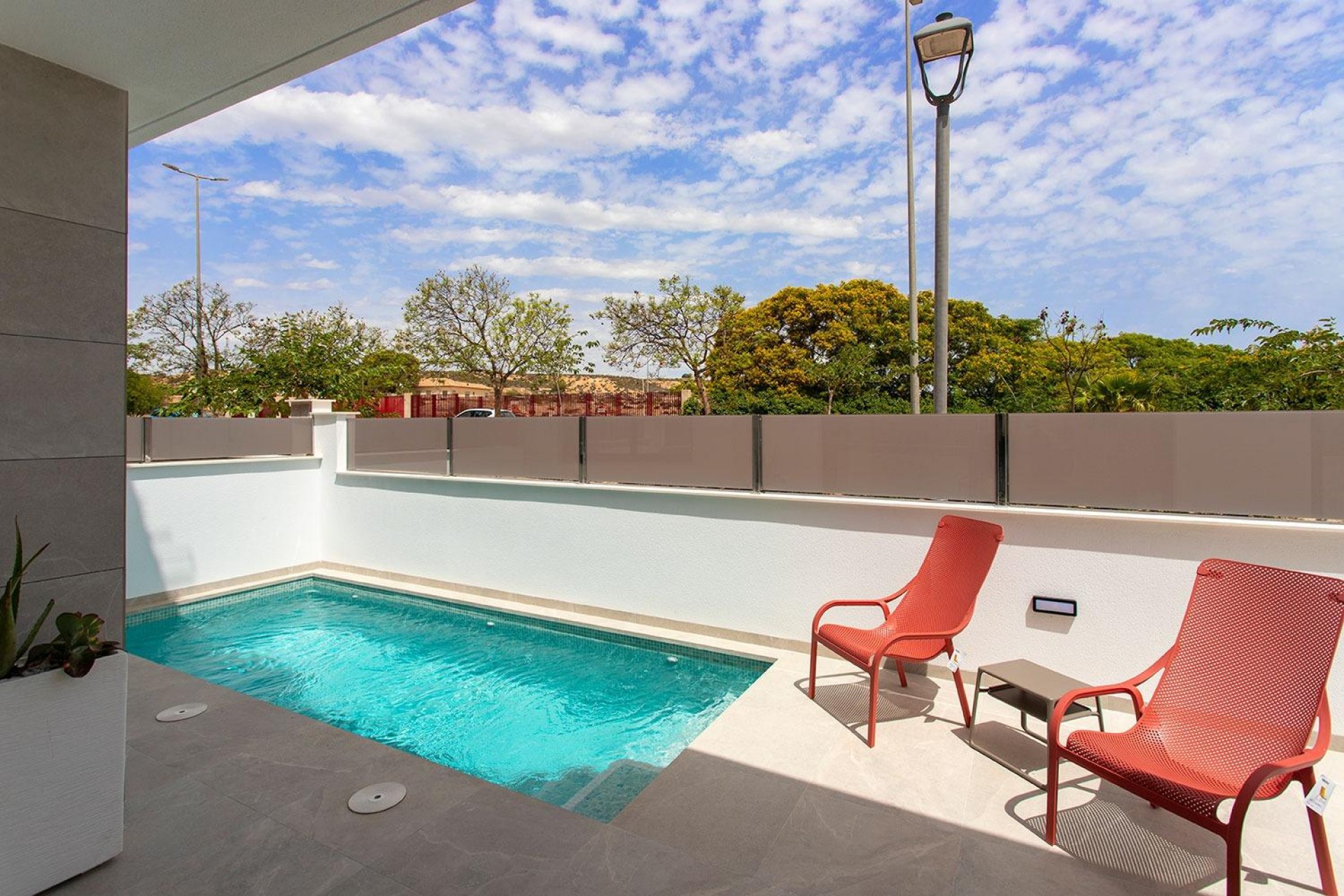 Neue Gebäude - Semidetached -
Sucina