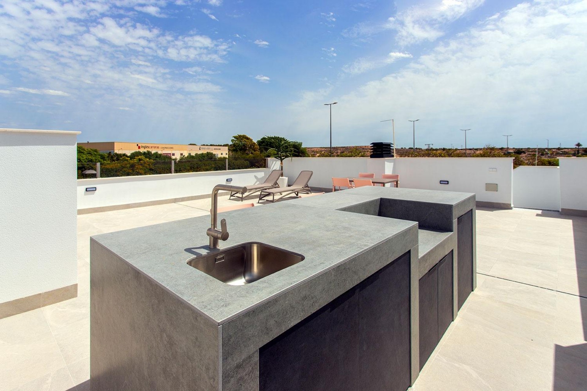 Neue Gebäude - Semidetached -
Sucina