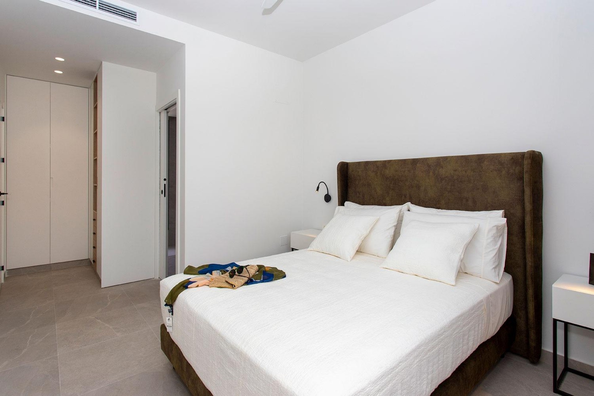 Neue Gebäude - Semidetached -
Sucina