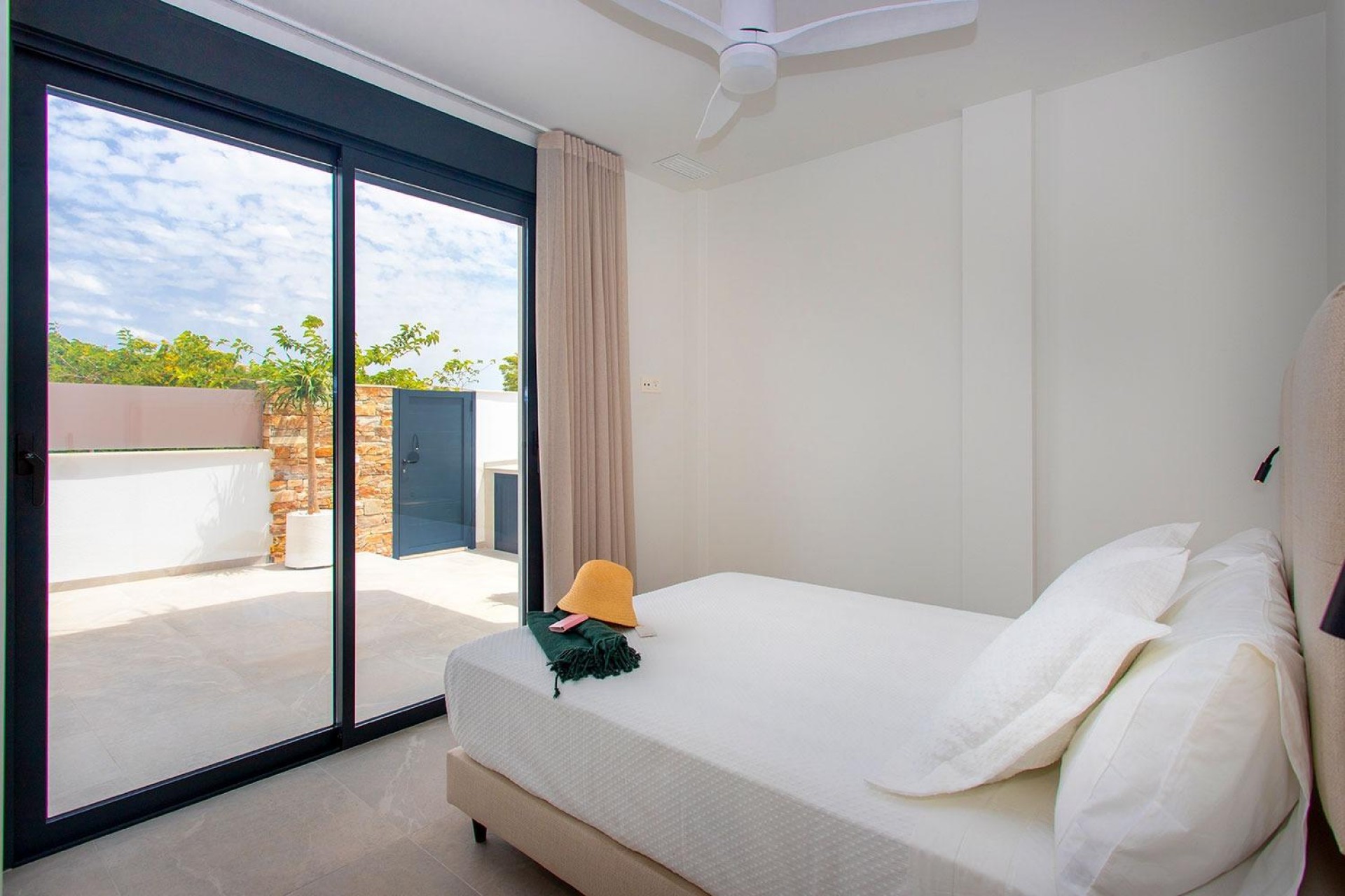 Neue Gebäude - Semidetached -
Sucina