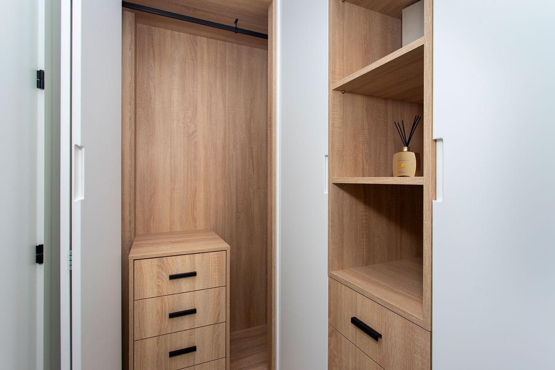 Neue Gebäude - Semidetached -
Sucina