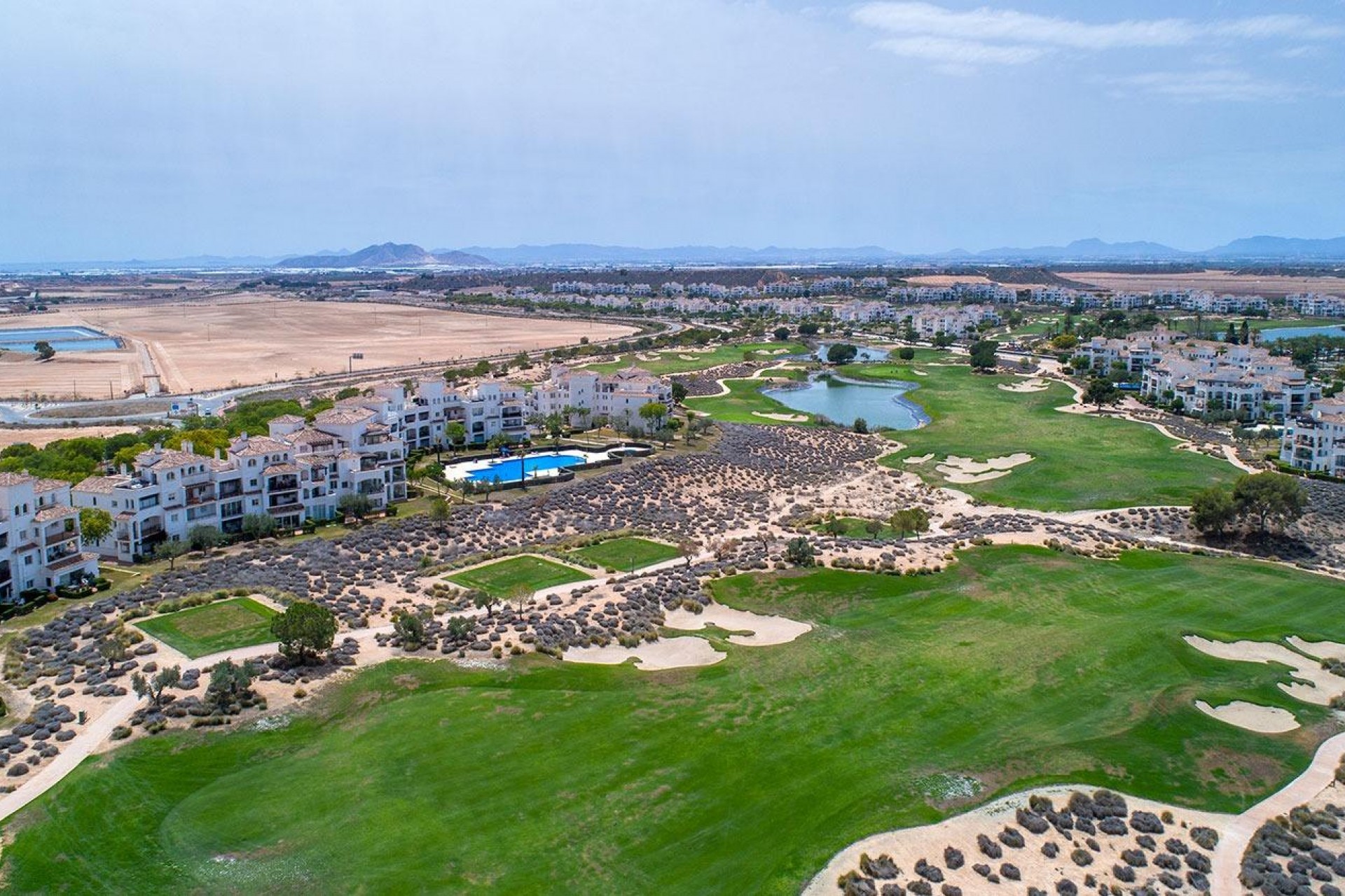 Neue Gebäude - Semidetached -
Sucina