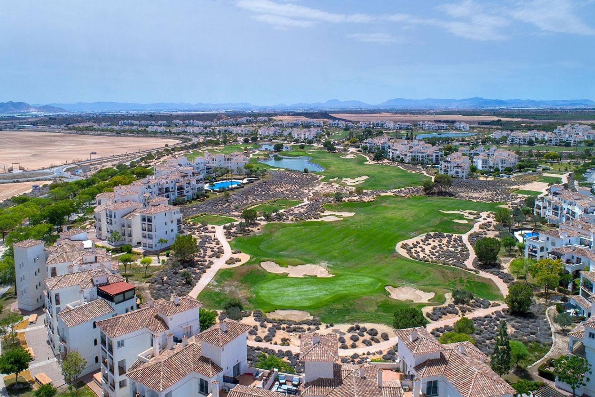 Neue Gebäude - Semidetached -
Sucina