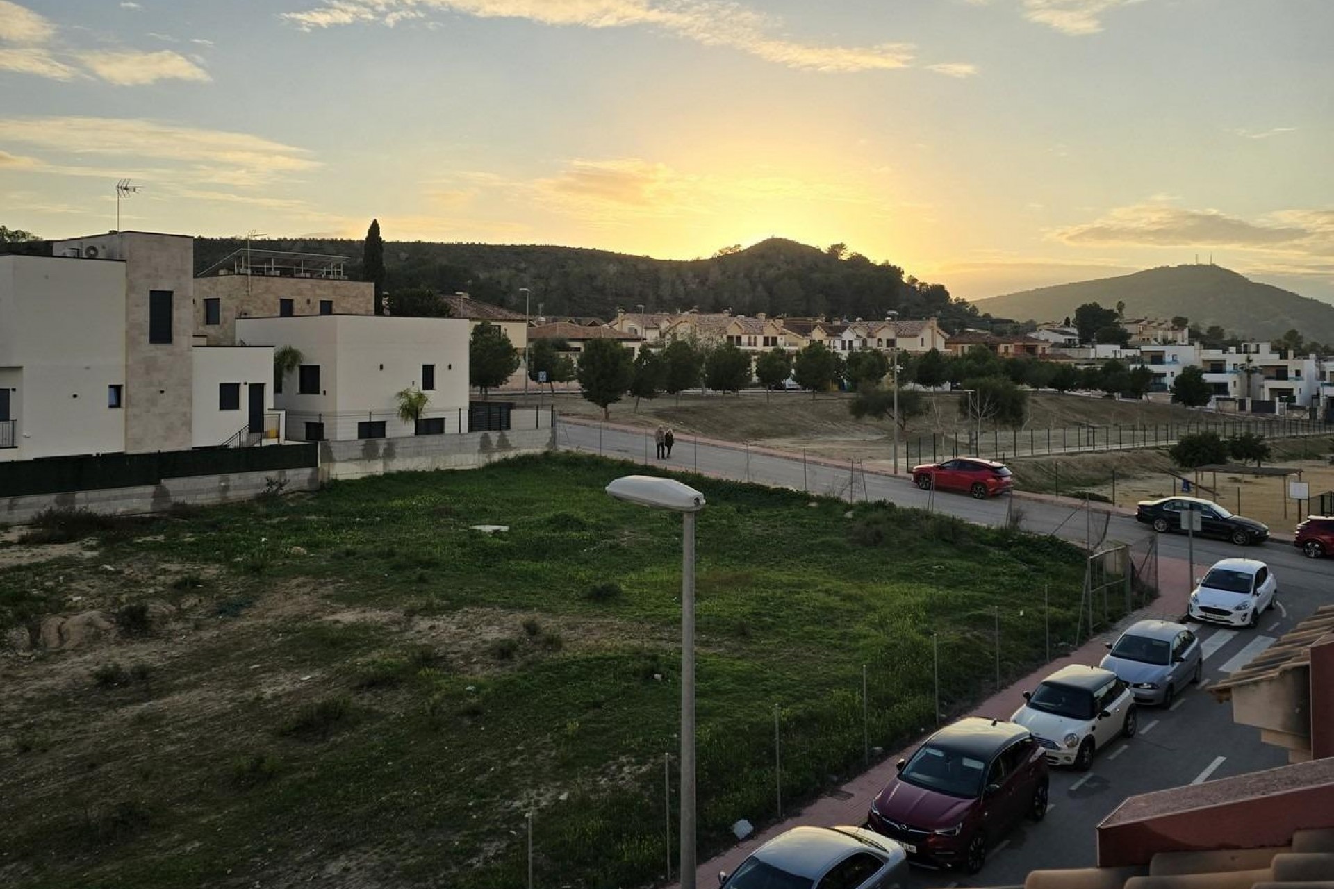 Neue Gebäude - Town house -
Bigastro