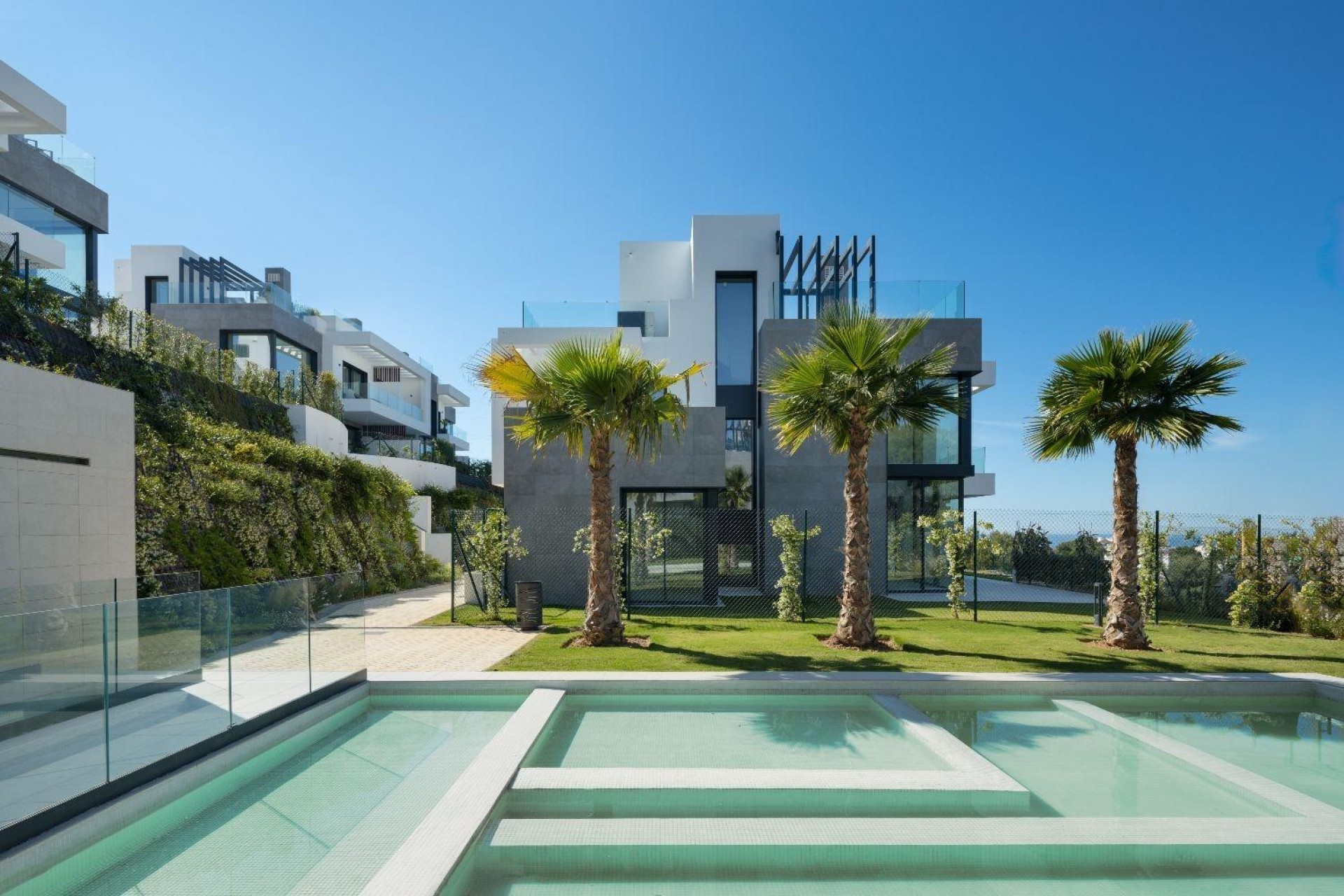 Neue Gebäude - Town house -
Marbella