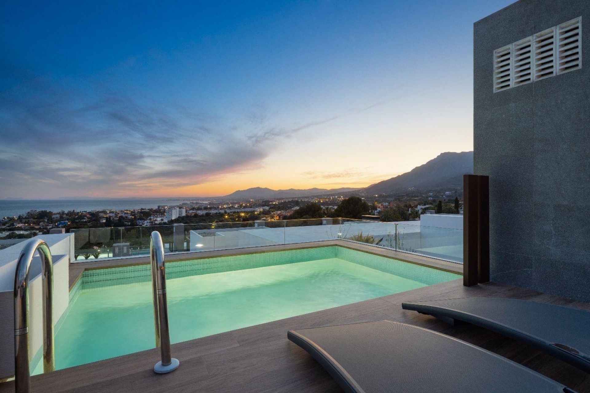 Neue Gebäude - Town house -
Marbella